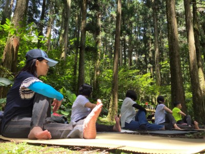 【癒見森林 森林裡的瑜珈課】(東眼山自然教育中心提供)